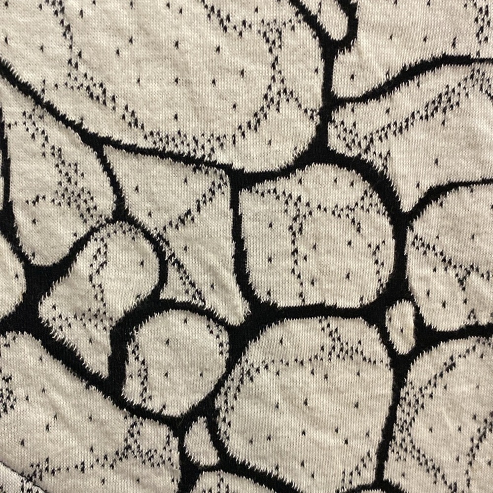 Yushi  size large black and white tunic - Picture 7 of 11
